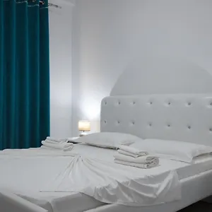 Grand Blue Aparthotel